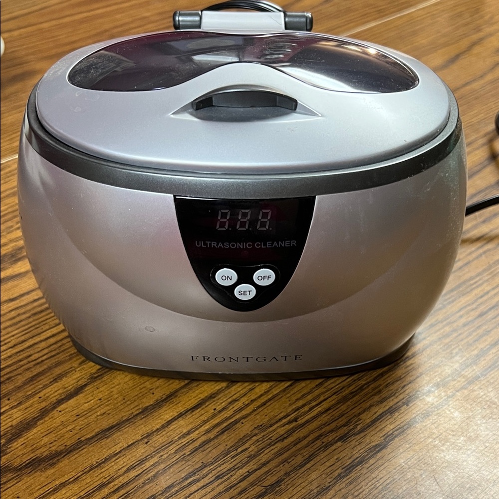 Frontgate Ultrasonic Cleaner in Silver